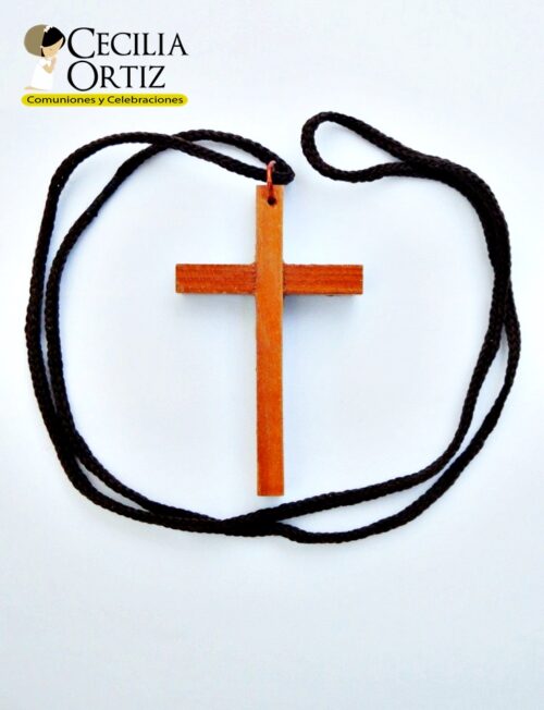 Cruz de madera con cordón